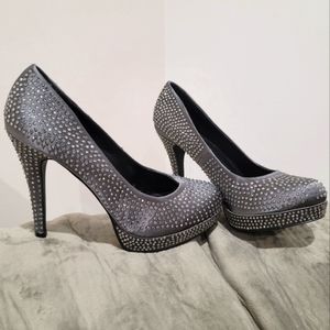 Metallic Le Chateau AB78 Sparkly Pewter Crystal Stud Heels Size 8